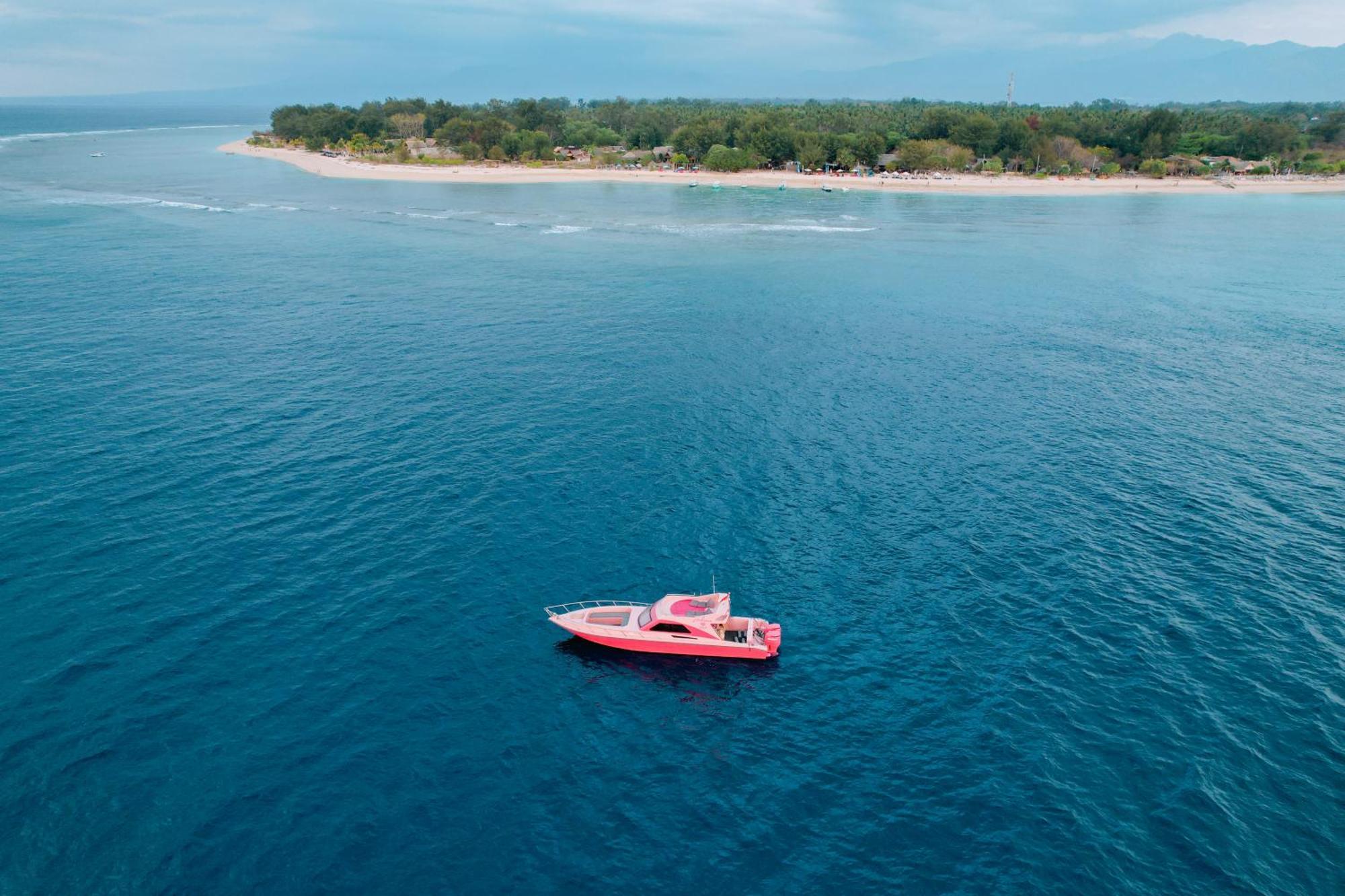 Pinkcoco Gili Air - Constant Surprises & For Cool Adults Only Hotel Exterior photo